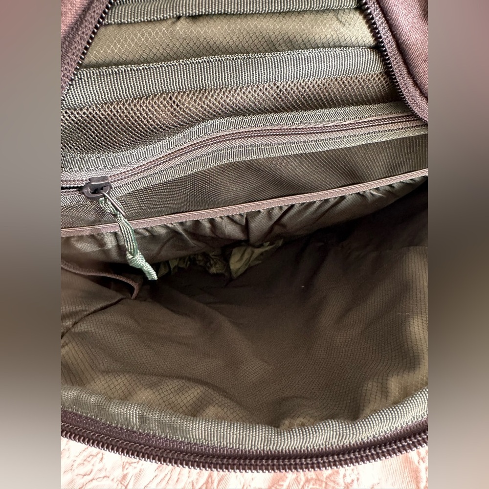 Thule VEA Backpack 25L - Picture 5 of 10